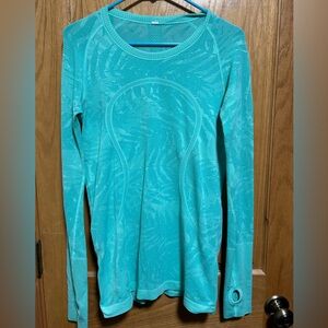 Lululemon Women’s Long Sleeve Shirt
